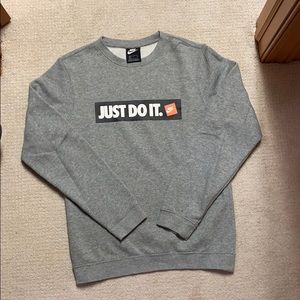 Men’s Nike crew neck